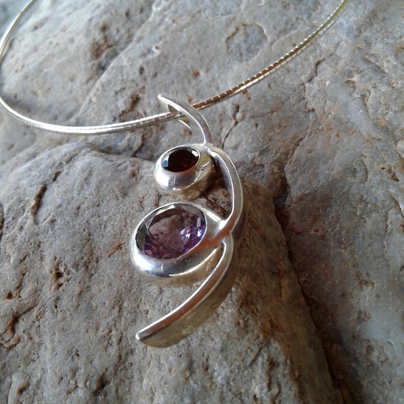 Sterling Silver Amethyst and Garnet necklace - Picture 7 of 7